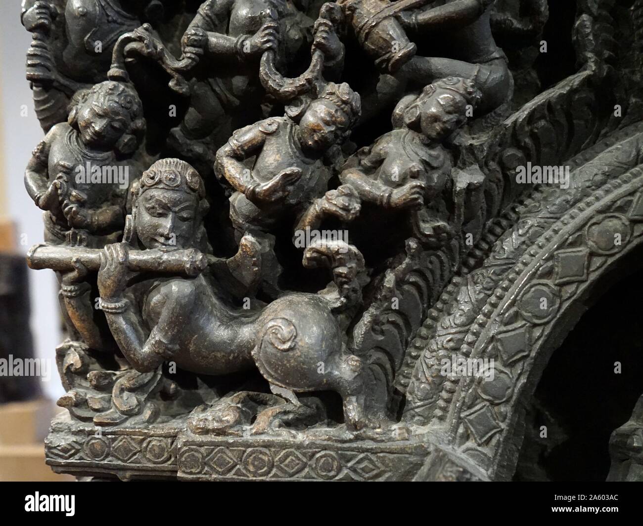 Detail einer Bronzestatue, die Darstellung der Gottheit Shiva und der Göttin Parvati als das ursprüngliche Göttliche Paar sitzt. Vom 12. Jahrhundert Stockfoto