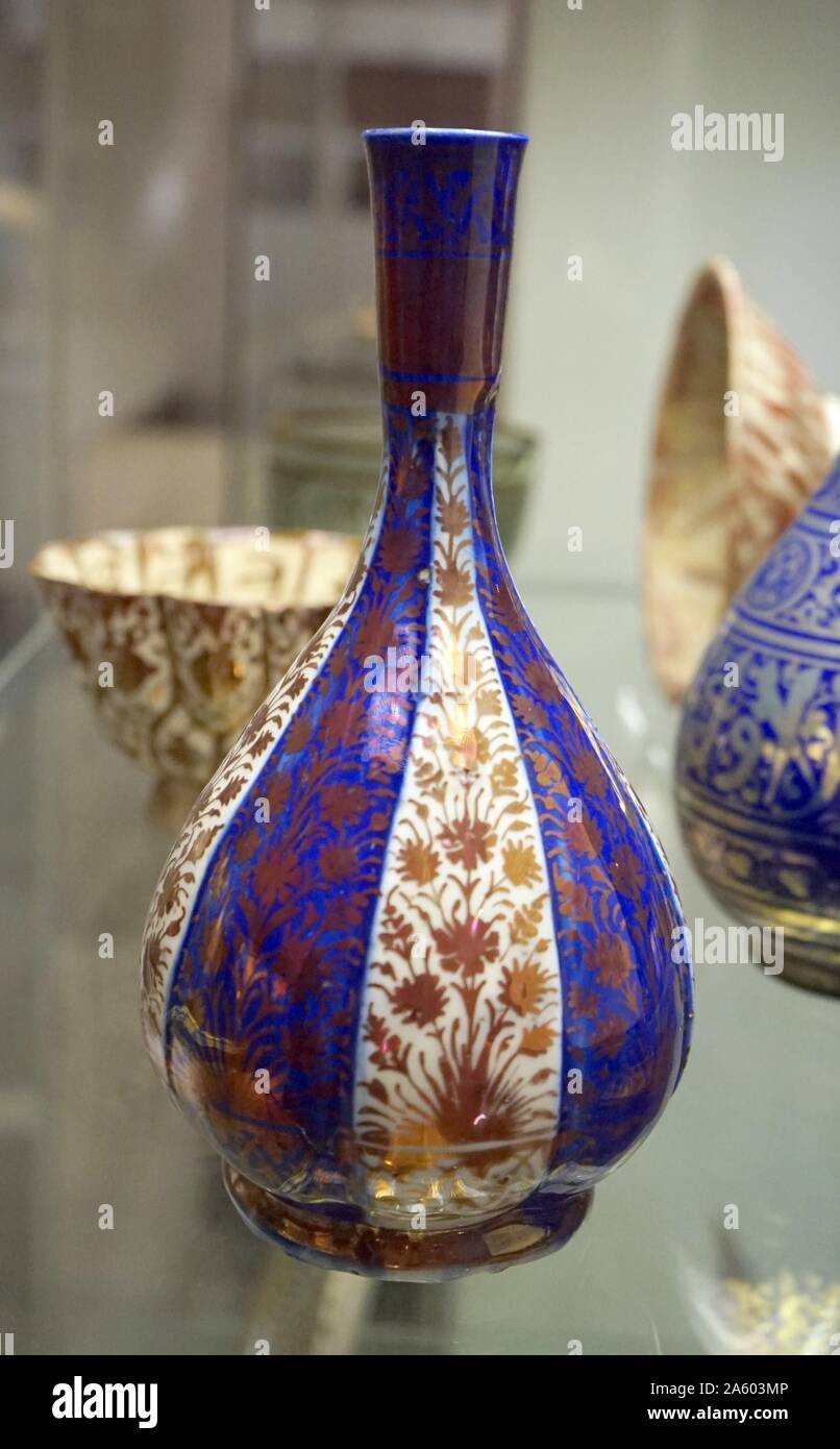 Stein-Paste-Flasche aus dem Iran. Vom 17. Jahrhundert Stockfoto