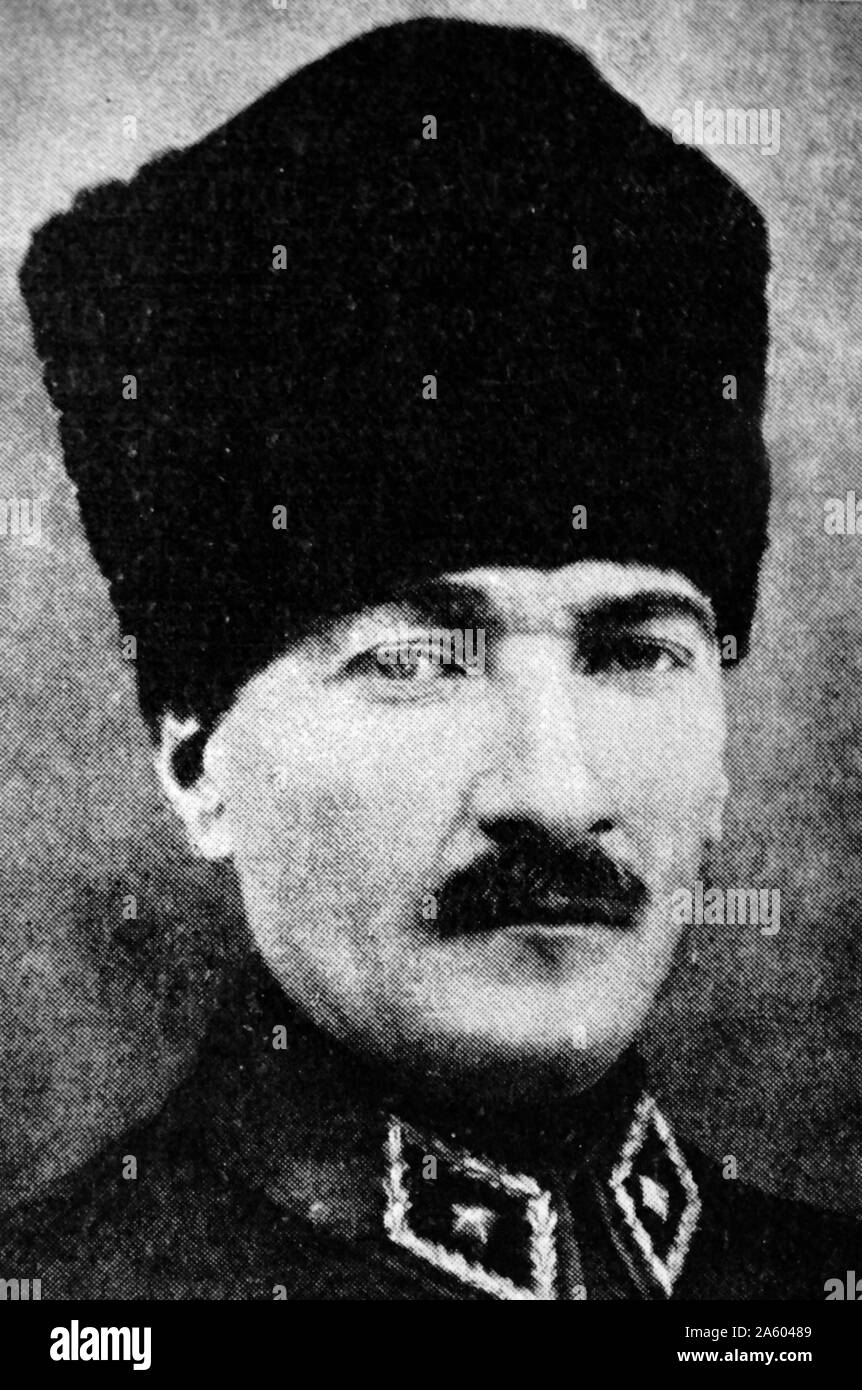 Porträtfotografie von Mustafa Kemal Atatürk (1881-1938) eines türkischen Offiziers, revolutionär und Präsident der Türkei. Vom 20. Jahrhundert Stockfoto