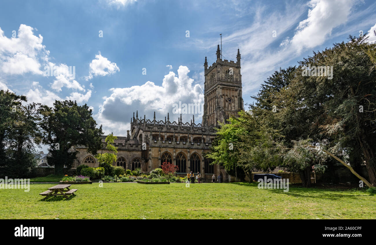 Blick auf die Pfarrkirche in Cirencester in den Cotswolds in England. Abgeordnete Kapital im römischen Britannien genannt Corinium Stockfoto