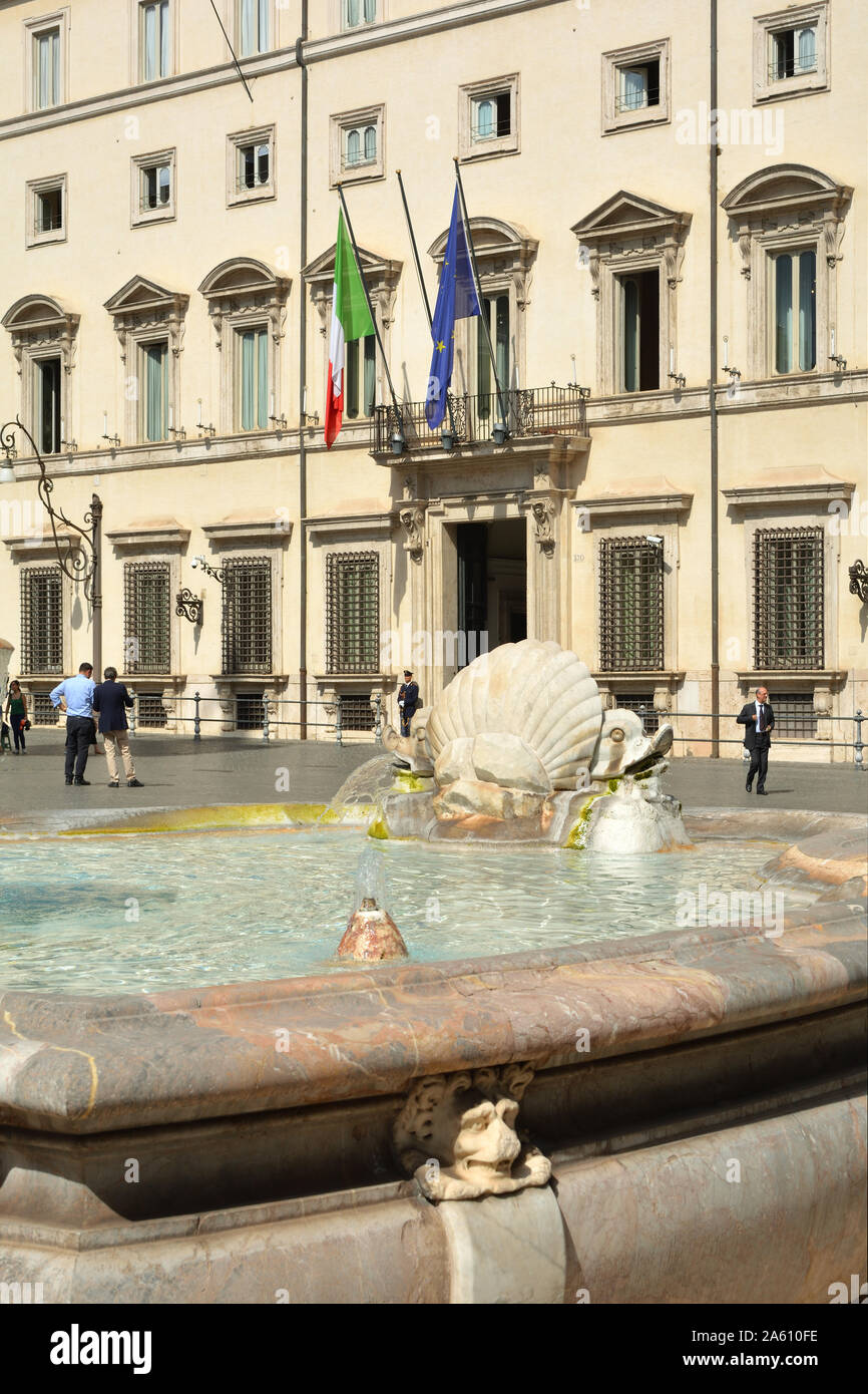 Palazzo Chigi Piazza Colonna in Rom. Residenz der italienischen Premierminister - Italien. Stockfoto