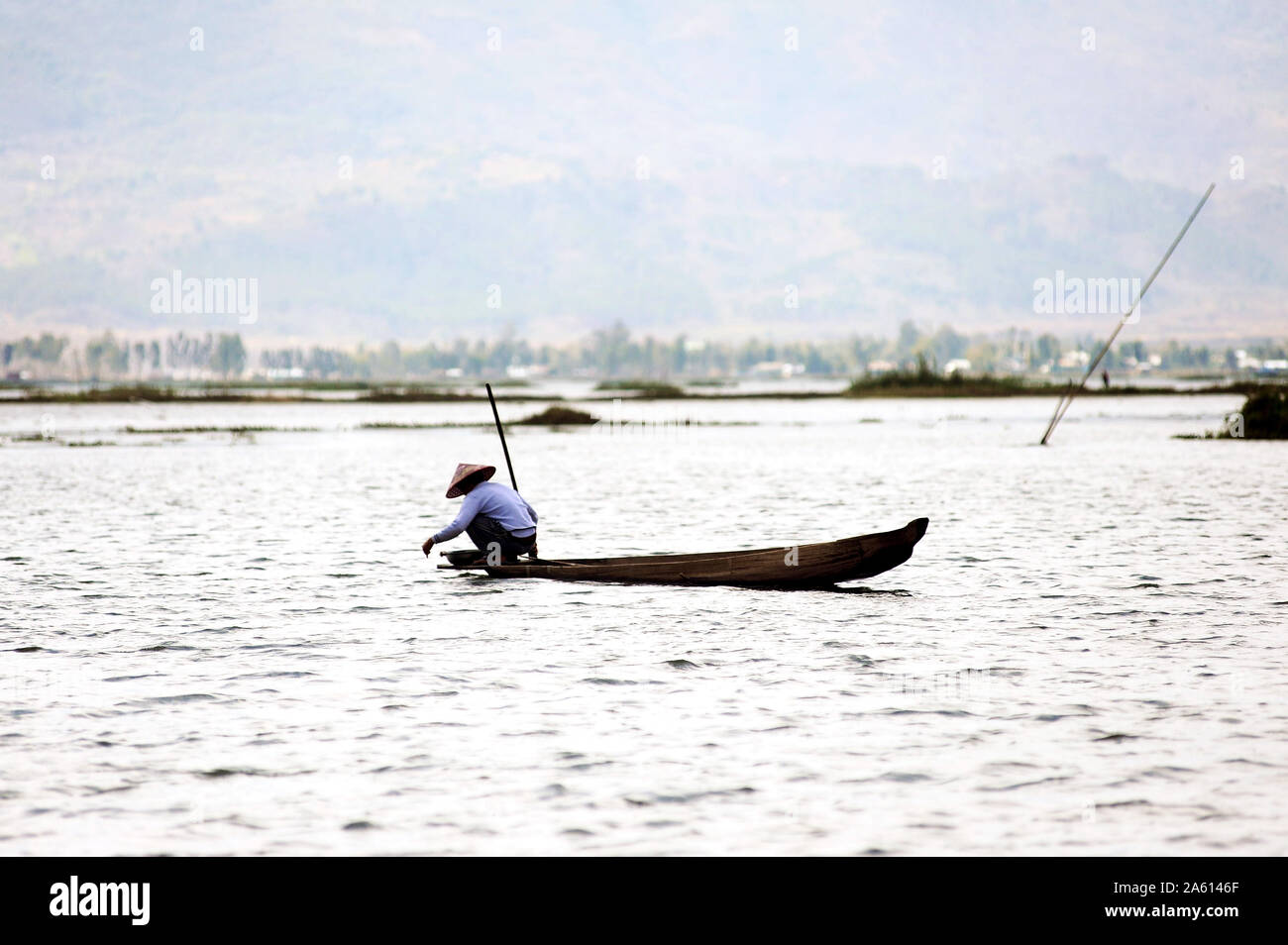 Fischer auf Loktak See, dem größten Süßwassersee in NE Indien, Moirang, Manipur, Indien, Asien Stockfoto