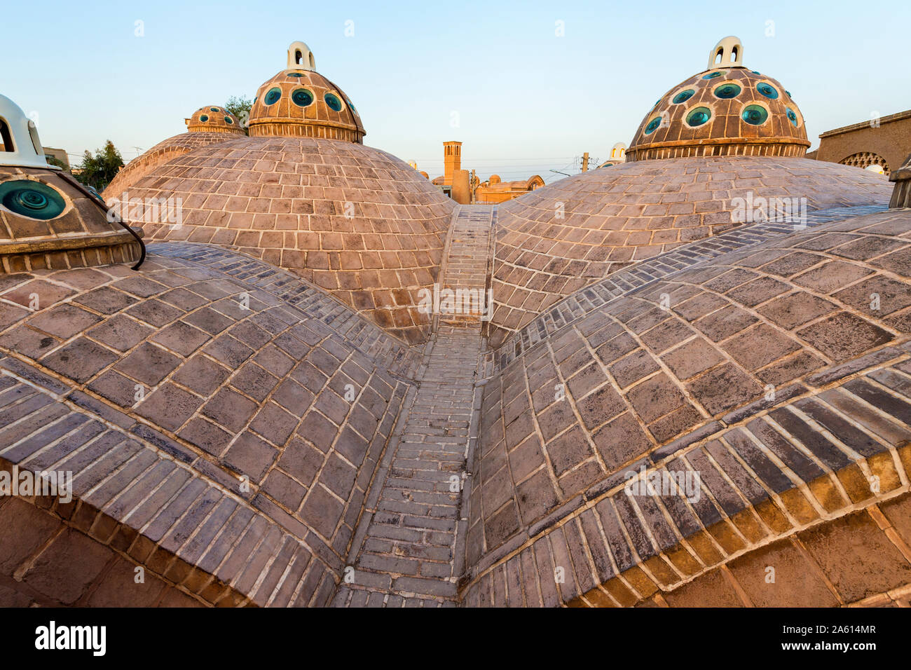 Sultan Amir Ahmad Badehaus, Dachkuppeln bei Sonnenuntergang, Kashan, Isfahan Provinz, Islamische Republik Iran, Naher Osten Stockfoto