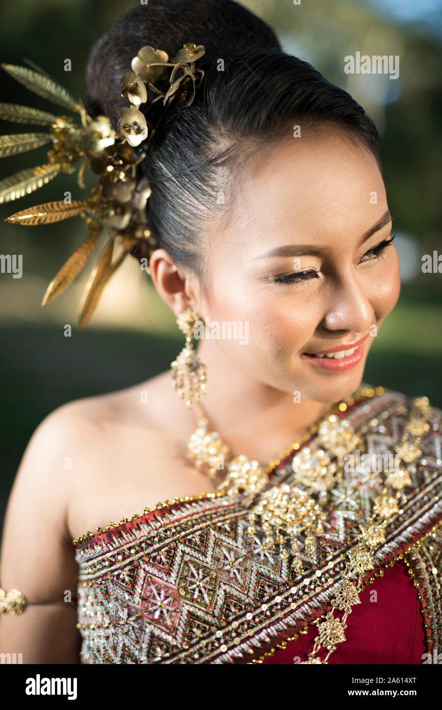 Frau mit traditionellen Lanna Kleid Stockfoto