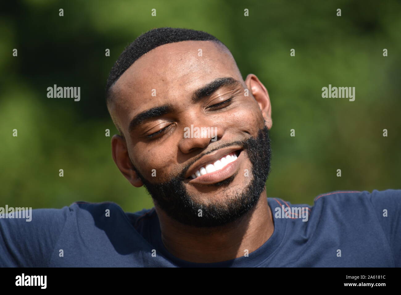 Ein afrikanischer Mann fragen Stockfoto