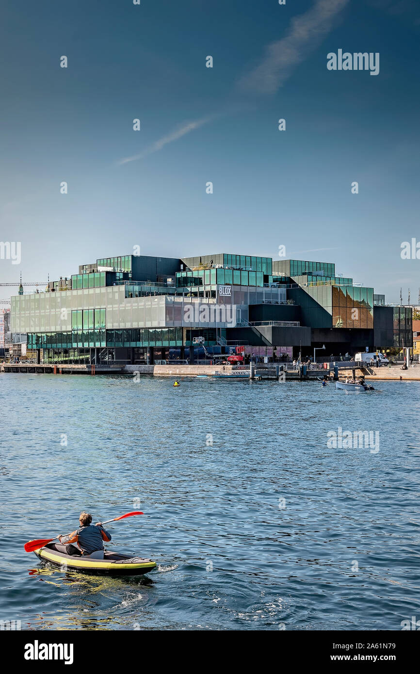 Kopenhagen, Dänemark - 21 September 2019: auf den Hafen von Kopenhagen vor, Blox ist ein Teil der kulturellen Kreislauf der Stadt von Veranstaltungsorten, die eine r Stockfoto