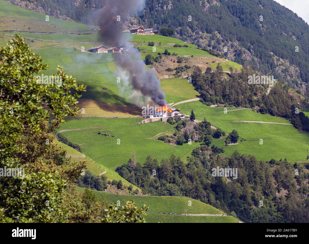 Berg Feuer Stockfoto