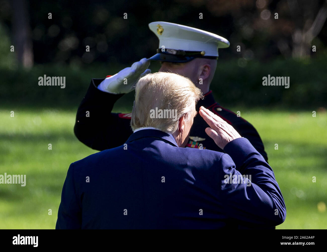 Washington, United States. 23 Okt, 2019. Präsident Donald Trump fährt das Weiße Haus in Washington, DC am Mittwoch, 23. Oktober 2019. Foto von Tasos Katopodis/UPI Quelle: UPI/Alamy leben Nachrichten Stockfoto