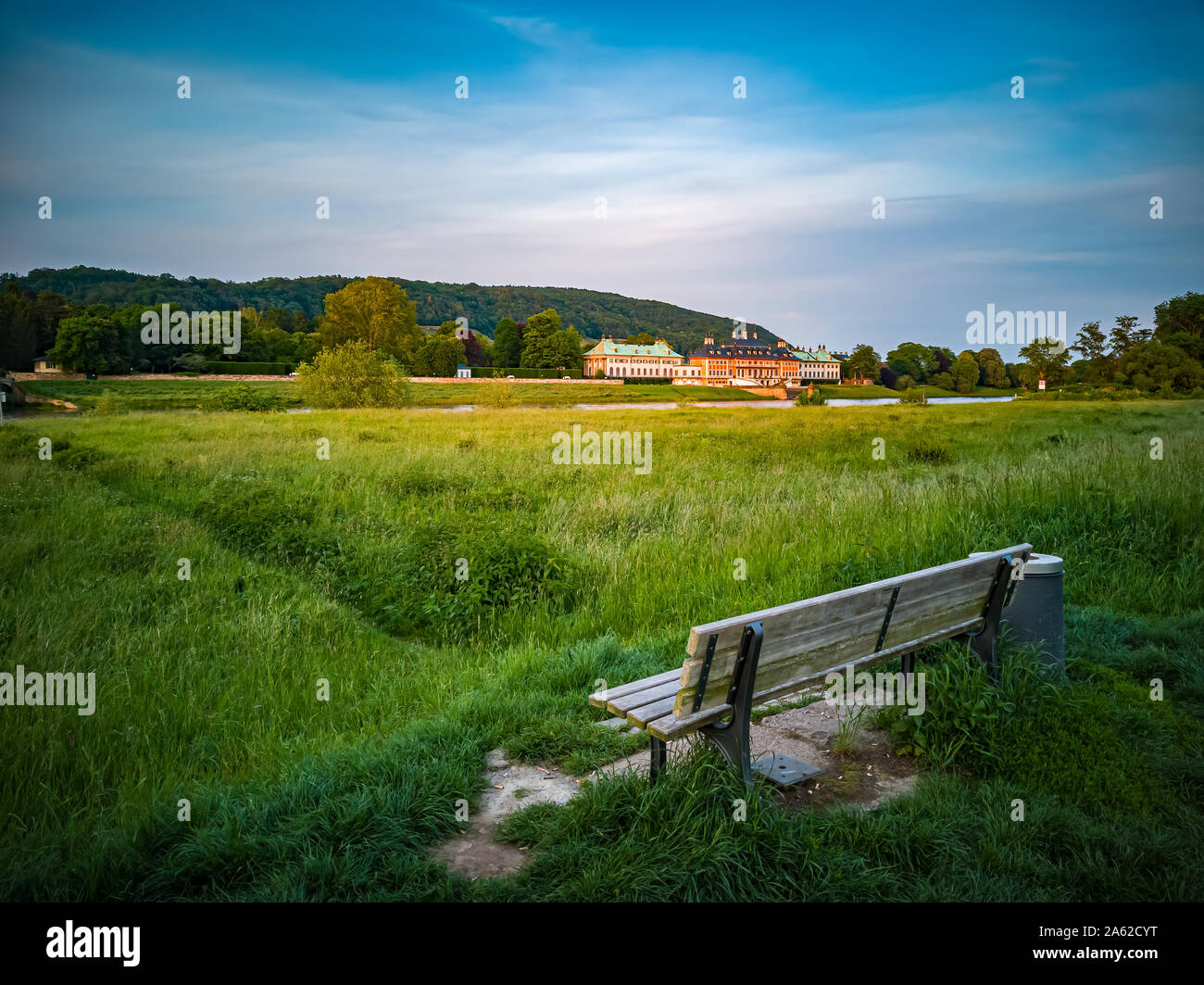 Schloss Pillnitz in das Licht der untergehenden Sonne in Dresden, Sachsen, Deutschland. Stockfoto