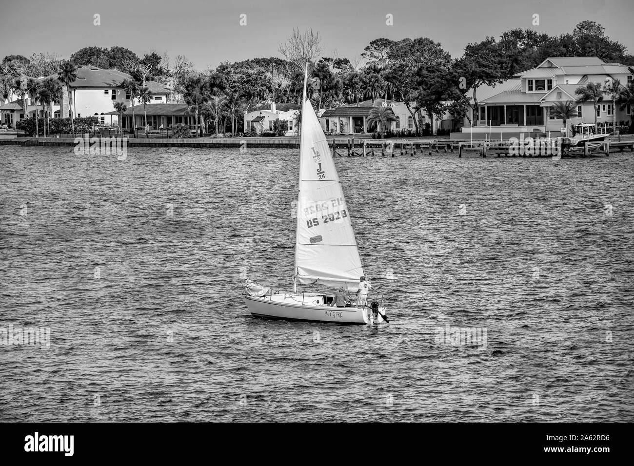 St. Augustine, Florida. Januar 26, 2019. Segelboot auf bunten Meer Hintergrund Floridas in den historischen Küste Stockfoto