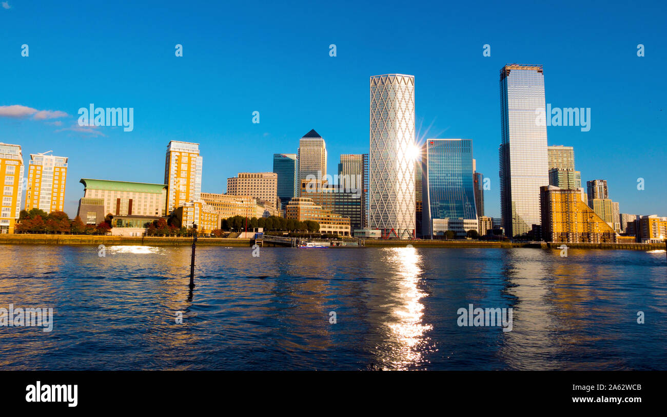 Canary Wharf Komplex in Docklands London fotografiert im Nov. 2019. Stockfoto