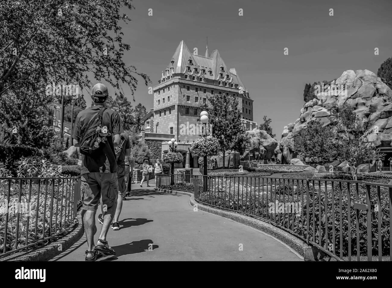 Orlando, Florida. 24. Mai 2019. Die Menschen wandern in Kanada Pavilllion Bereich in Epcot im Walt Disney World Resort Area  Stockfoto