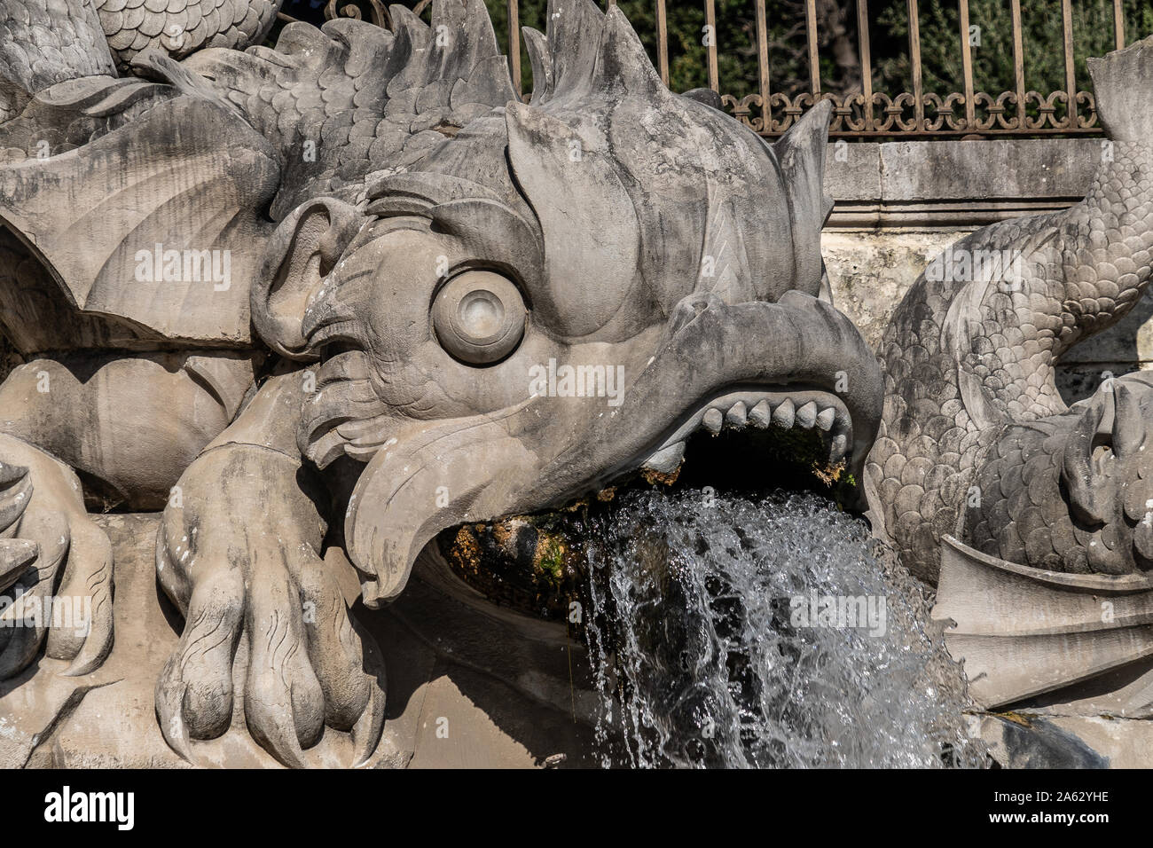 Margherita Brunnen an der Königspalast von Caserta, Italien. Im 18. Jahrhundert von Luigi Vanvitelli, im Auftrag von Karl III. von Bourbon konzipiert. UNESCO-Welterbe Stockfoto