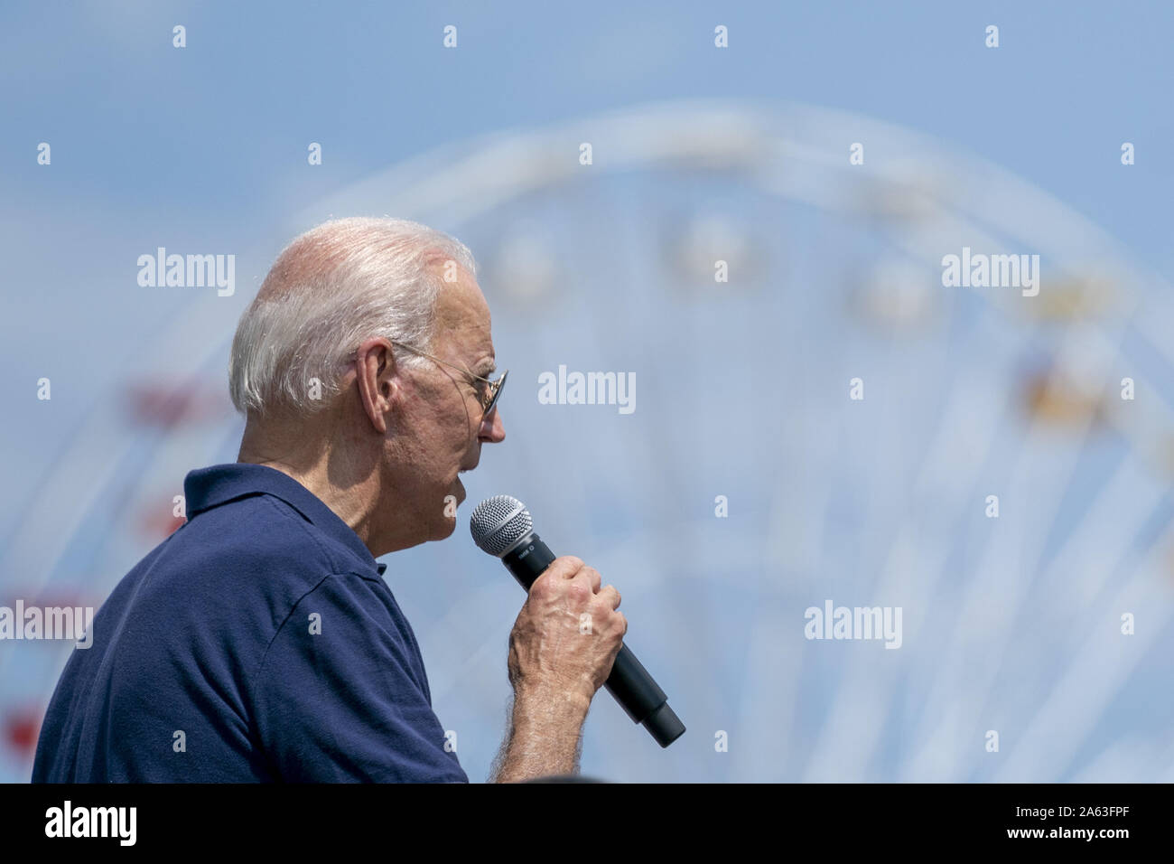 Des Moines, Iowa, USA. 8 Aug, 2019. 2020 Demokratische Hoffnung der ehemalige US-Vizepräsident Joe Biden spricht an der Des Moines Register politischen Sonntagsreden an der Iowa State Fair am 8. August 2019 in Des Moines, Iowa. Credit: Alex Edelman/ZUMA Draht/Alamy leben Nachrichten Stockfoto