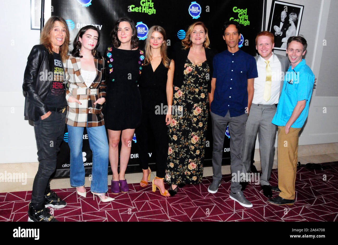 West Hollywood, Kalifornien, USA, 23. Oktober 2019 ((L-R) Schauspielerin Anne Ramsay, Schauspielerin Abby Quinn, Regisseur/Autor Laura Terruso, Schauspielerin Stefanie Scott, Schauspielerin Jenica Bergere, Schauspieler Danny Pudi, Schauspieler Blake Rosier und Schauspieler Bill O'Neill besuchen LA Special Screening von "gute Mädchen hoch" am 21. Oktober 2019 auf der Londoner West Hollywood in West Hollywood, Kalifornien, USA. Foto von Barry King/Alamy leben Nachrichten Stockfoto