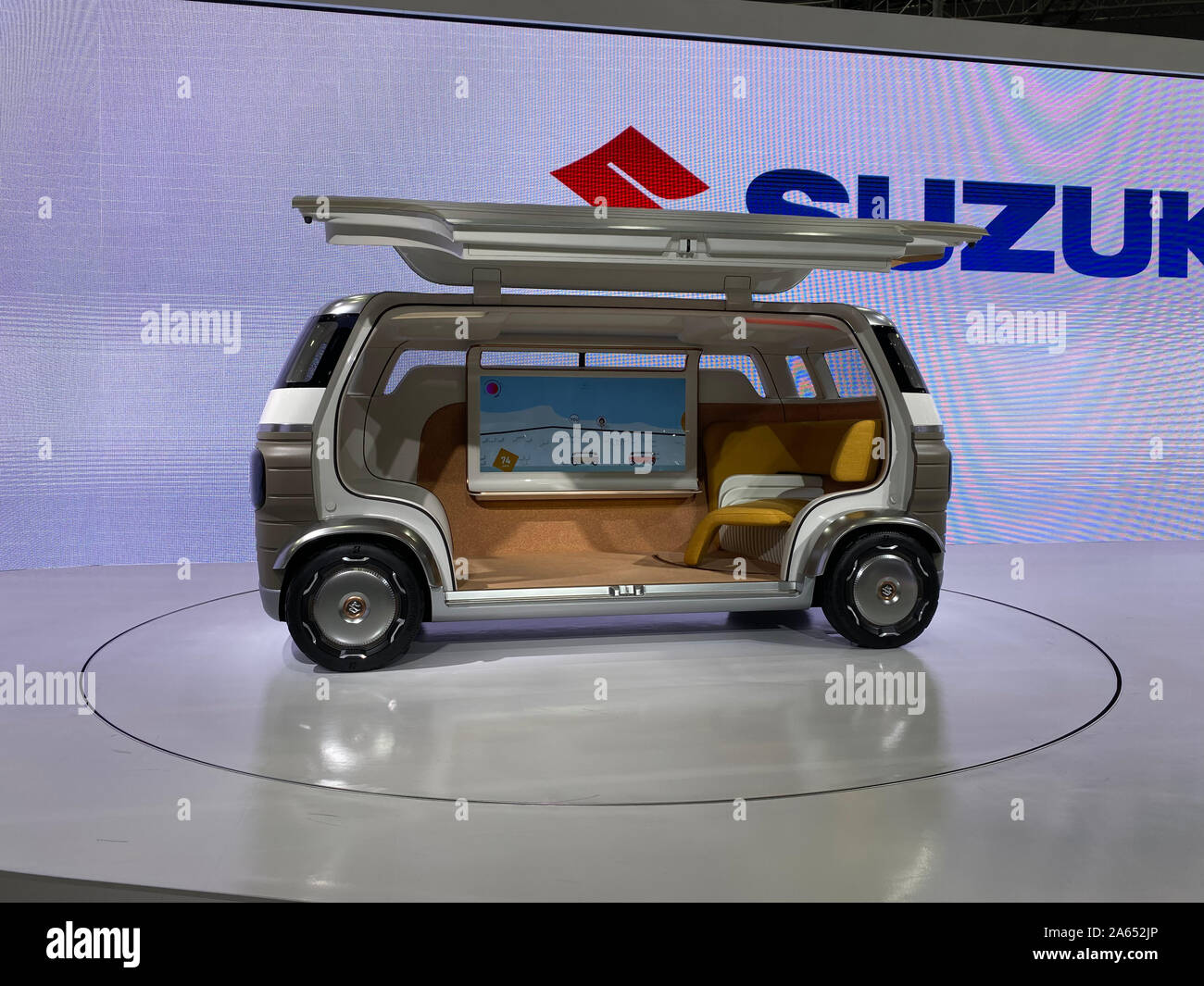 Die Suzuki Hanare Concept Car auf der Tokyo Motor Show. Neue elektrische und selbstfahrender Fahrzeuge haben im Mittelpunkt der Show als Auto genommen Entscheidungsträger bewegen auf nachhaltigere Methoden. Stockfoto