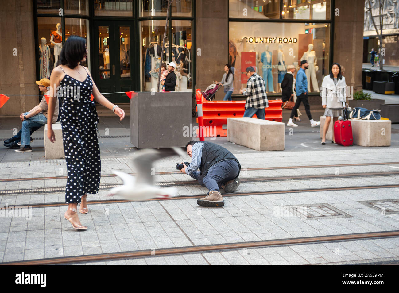 22.09.2019, Sydney, New South Wales, Australien - Fotoshooting vor einem Geschäft auf der George Street in der Innenstadt. Stockfoto