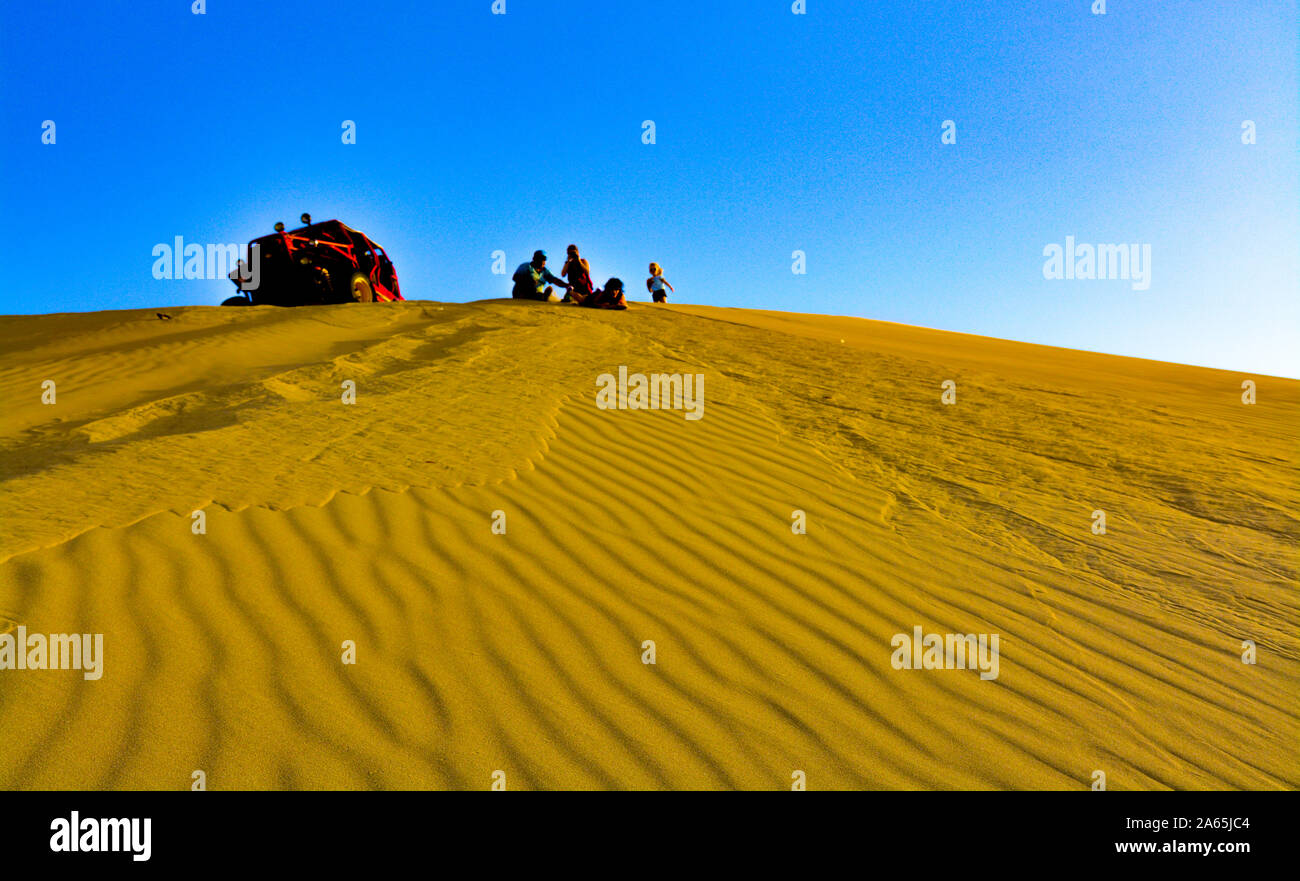 Sandboard in Huacachina, Peru Stockfoto