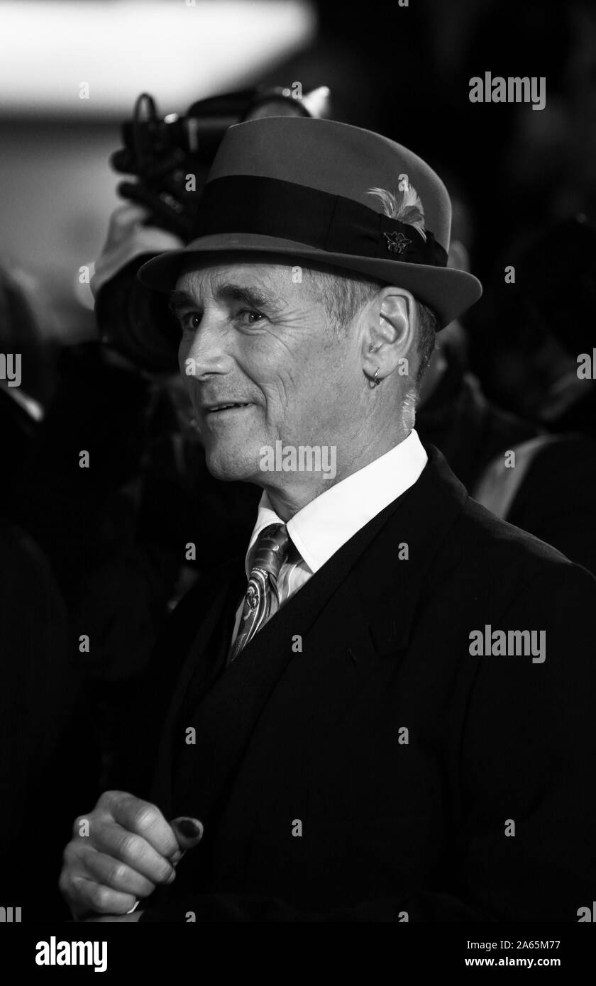 Venedig, Italien - September 06, 2019: Mark Rylance Spaziergänge auf dem Roten Teppich vor dem "Warten auf die Barbaren" Stockfoto