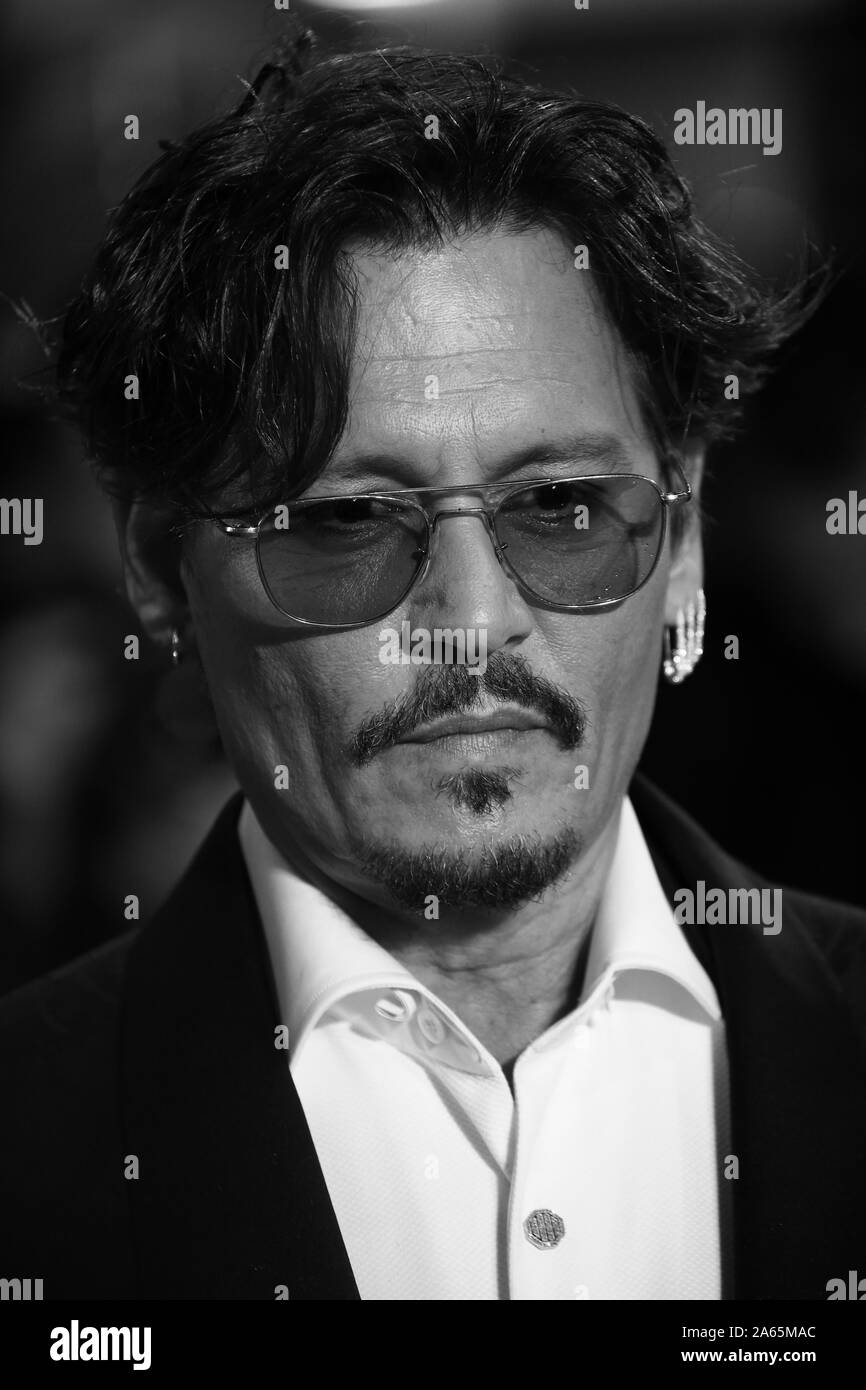 Venedig, Italien - September 06, 2019: Johnny Depp geht den roten Teppich vor dem "Warten auf die Barbaren" Stockfoto