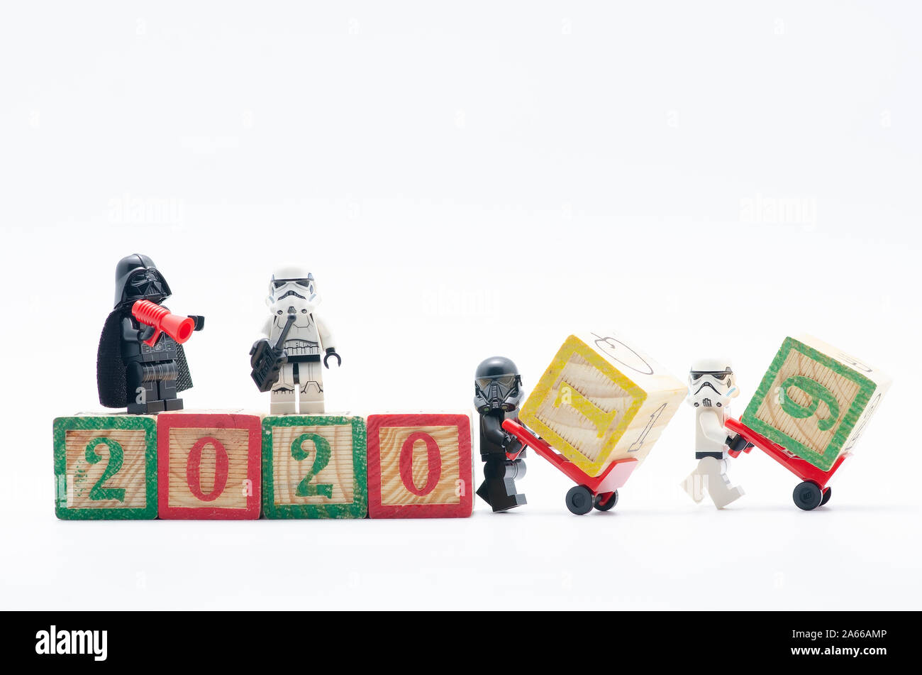 MALAYSIA, Okt 6, 2019. lego Darth Vader mit Storm troopers Baujahr 2020 Anzahl zum Feiern ins neue Jahr. Lego Minifiguren sind von der Lego hergestellt Stockfoto