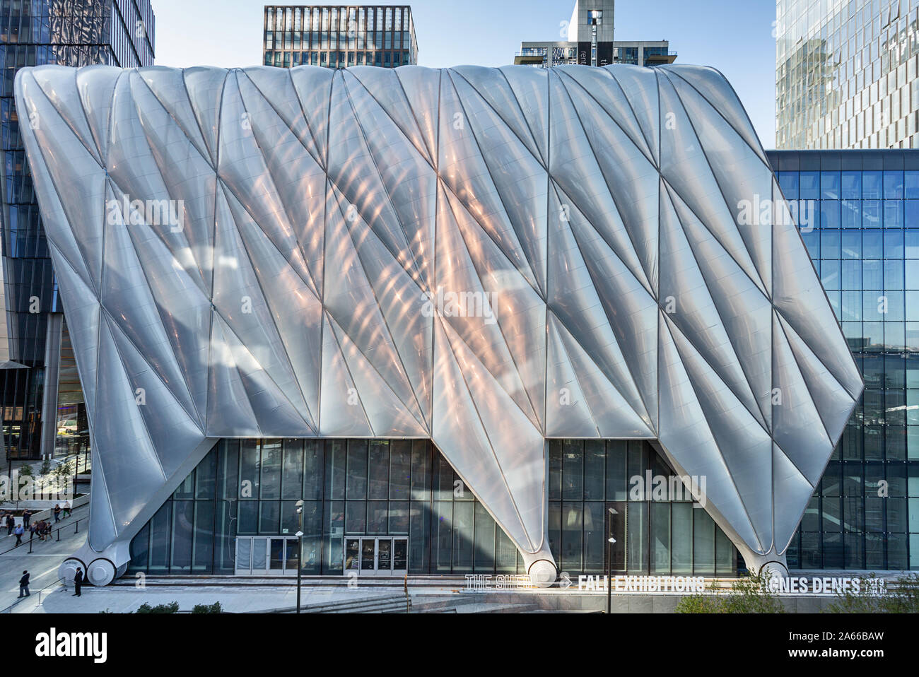 Die Halle ist ein Kulturzentrum in Hudson Yards, Manhattan, New York City. Stockfoto
