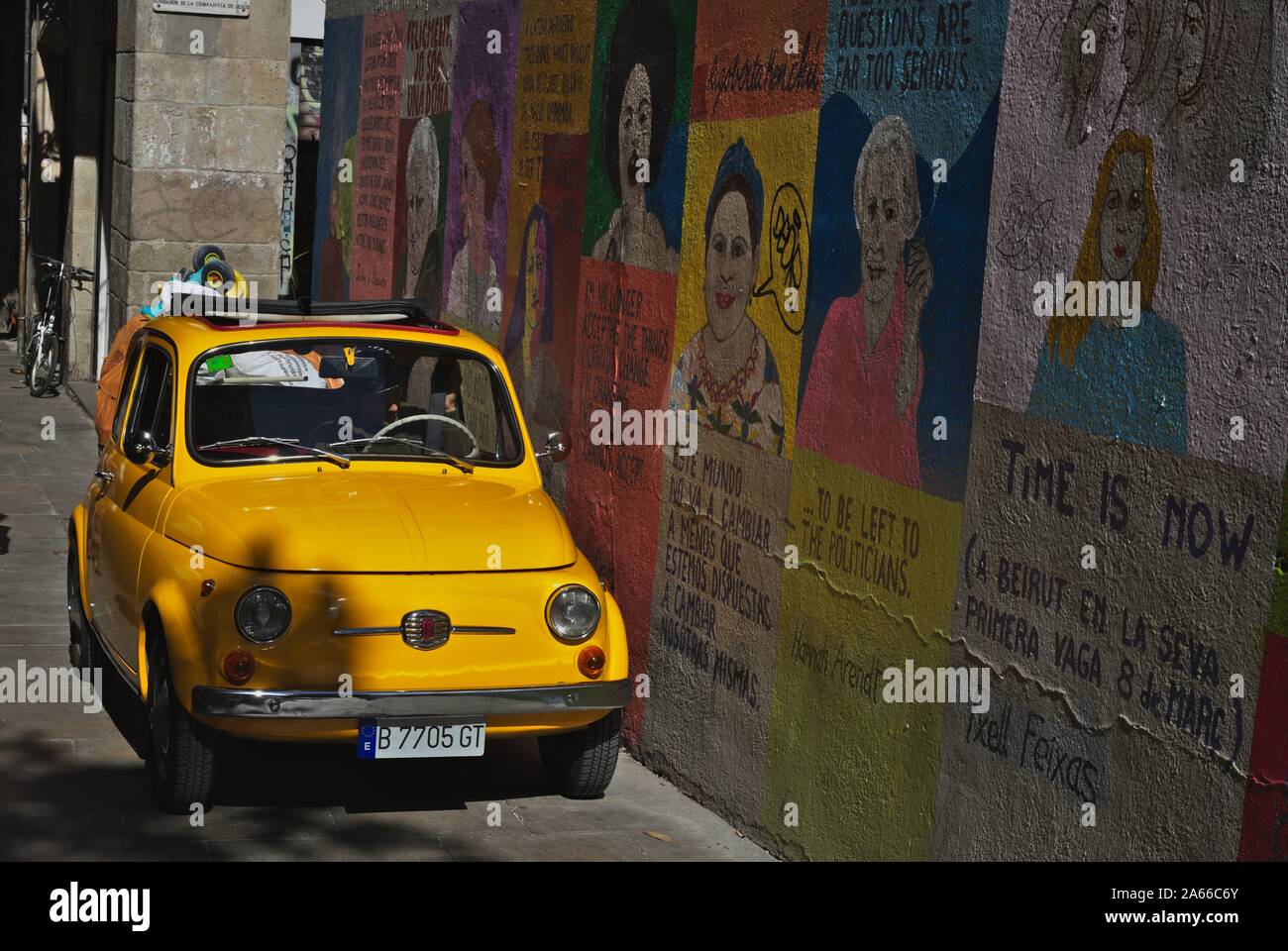 Gelbe Fiat 500 F/Berlina, Cinquecento, Gelb Stockfoto