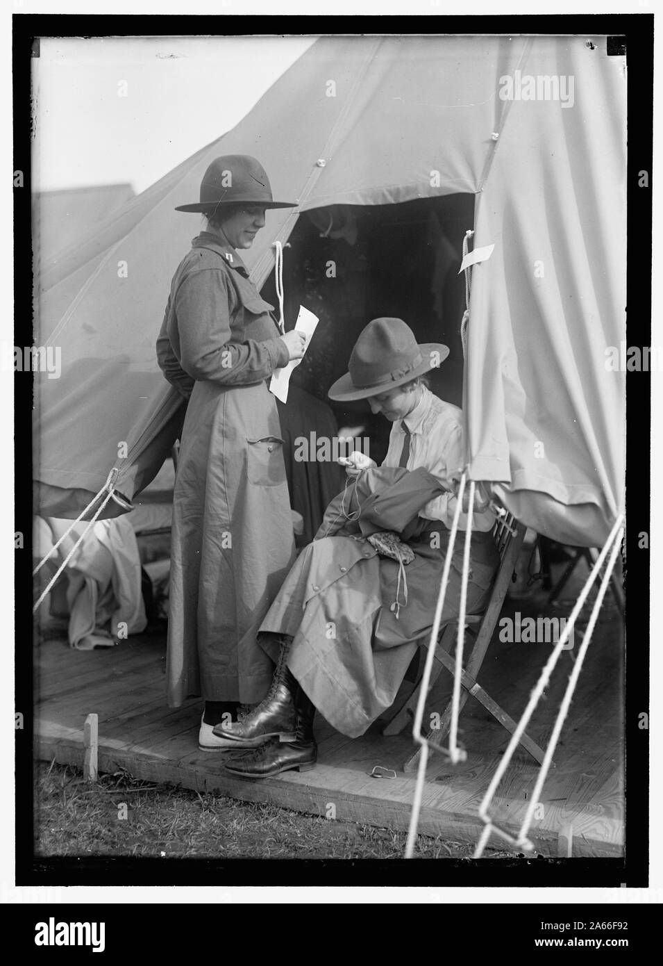 WOMAN'S NATIONAL SERVICE SCHULE, UNTER ABSCHNITT DER FRAU, NAVY LEAGUE. Aktivitäten Stockfoto