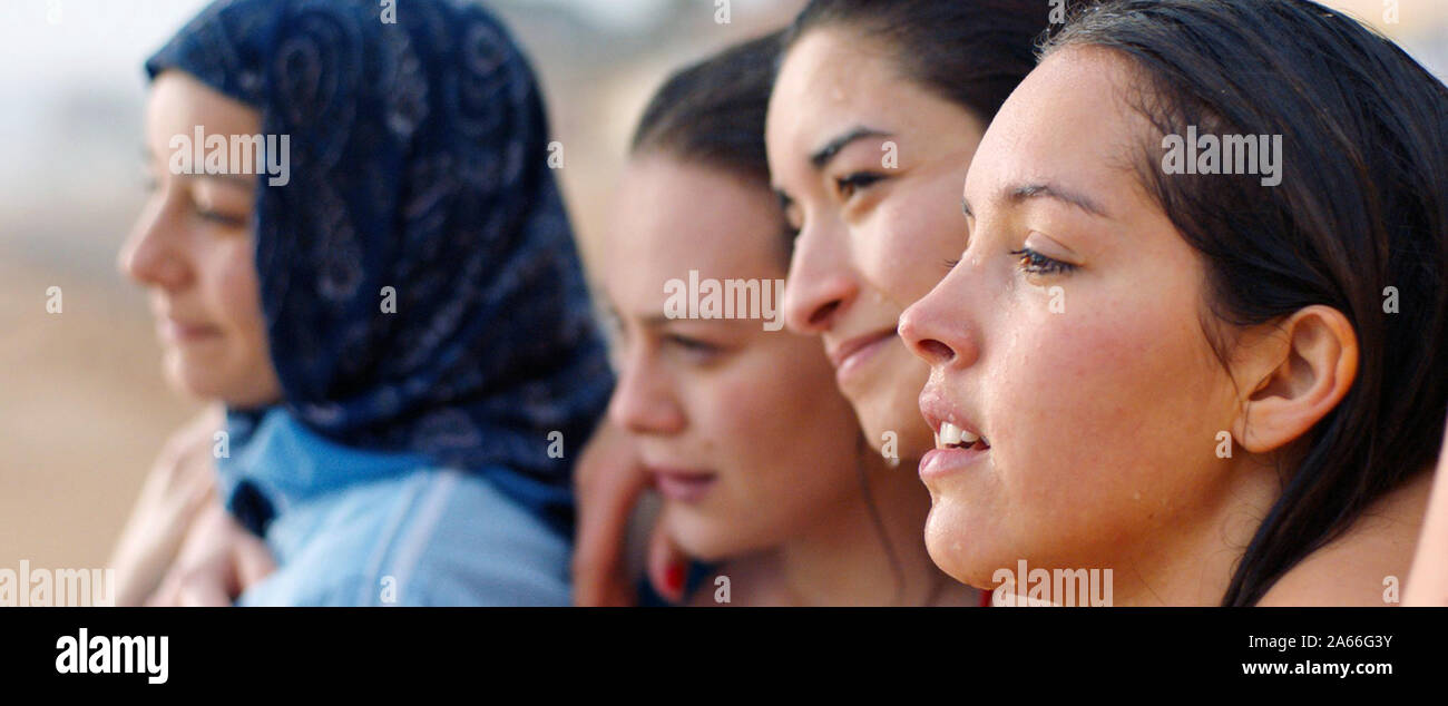 Papicha ist ein 2019 international co-produzierte Film unter der Regie von mounia Meddour. Dieses Foto ist nur für den redaktionellen Gebrauch bestimmt und unterliegen dem Copyright der Film Company und/oder der bezeichneten Fotograf durch den Film oder die Produktion Firma zugewiesen. Stockfoto