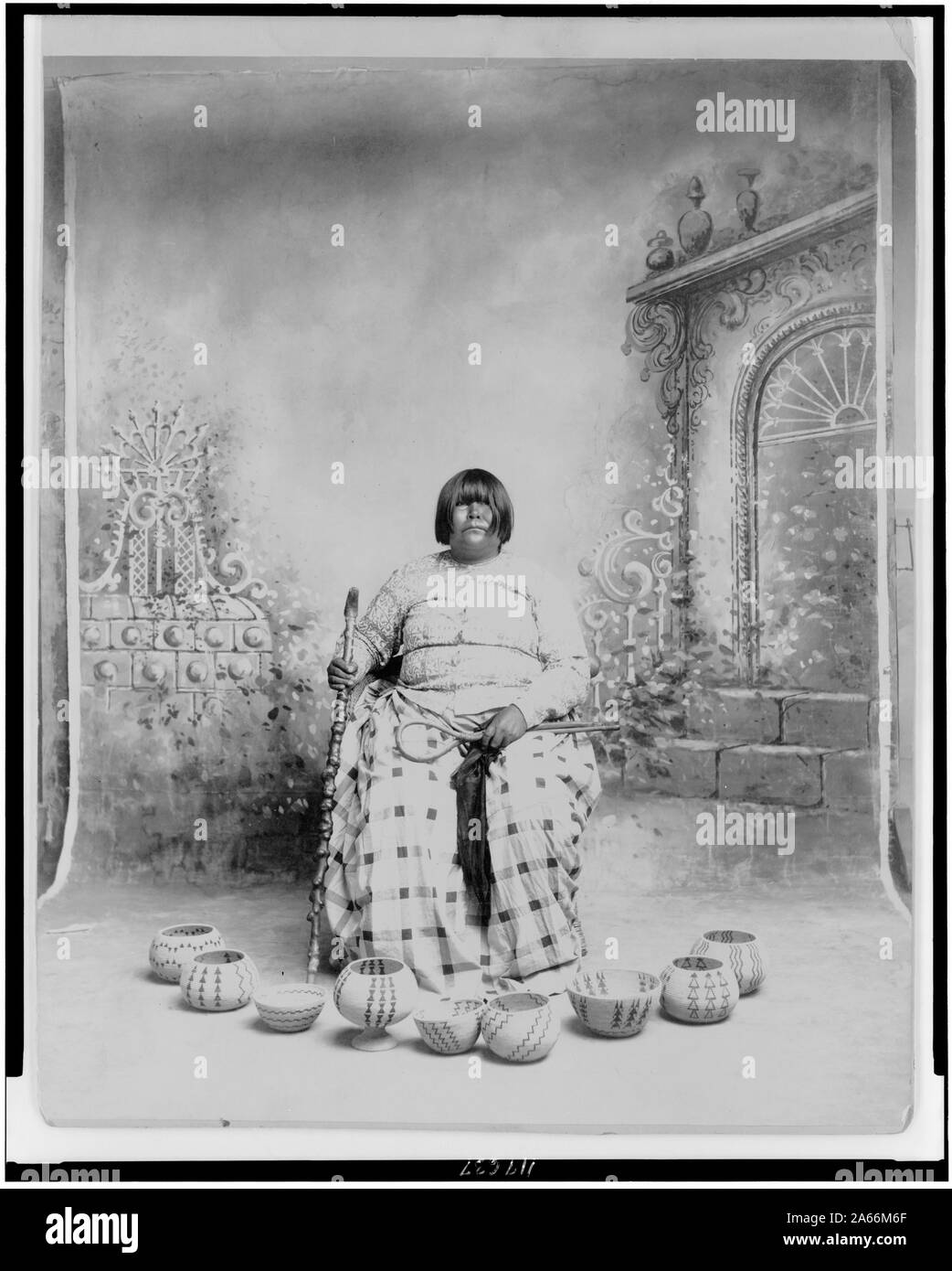 Washoe squaw & Körbe Stockfoto