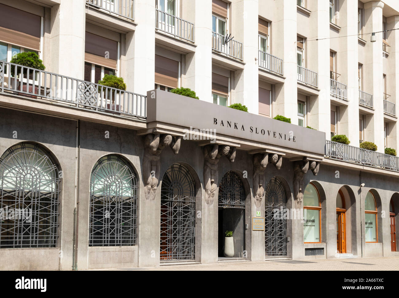 Ljubljana Banka Slovenije Bank von Slowenien Haupteingang Jugendstil Dekoration von tschechischen Architekten Franc Krasny Bank von Slowenien Ljubljana Slowenien E Stockfoto