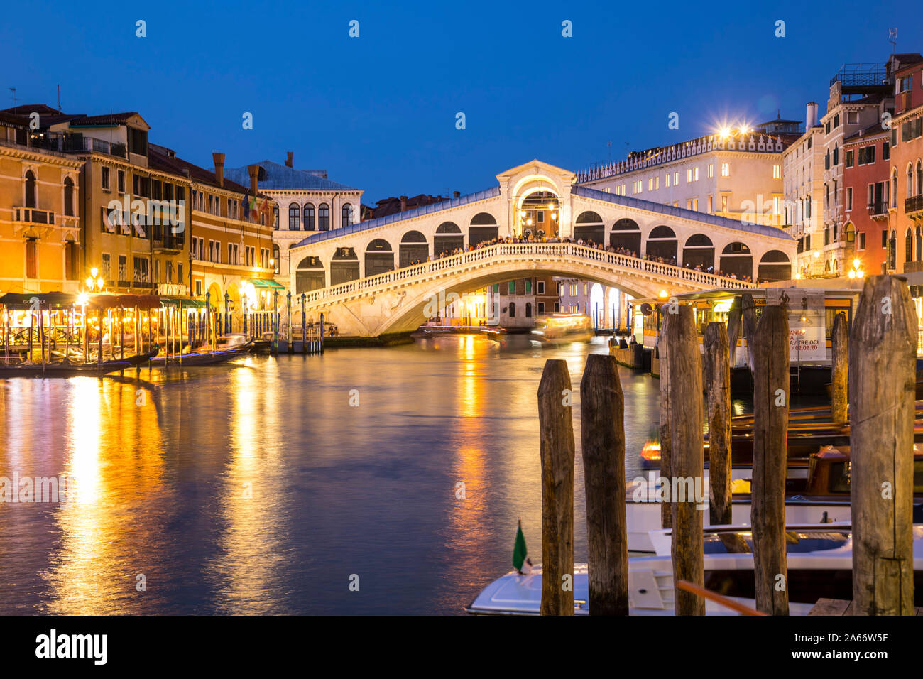 Rialto-Brücke, Canale Grande, Venedig, Veneto, Italien Stockfoto