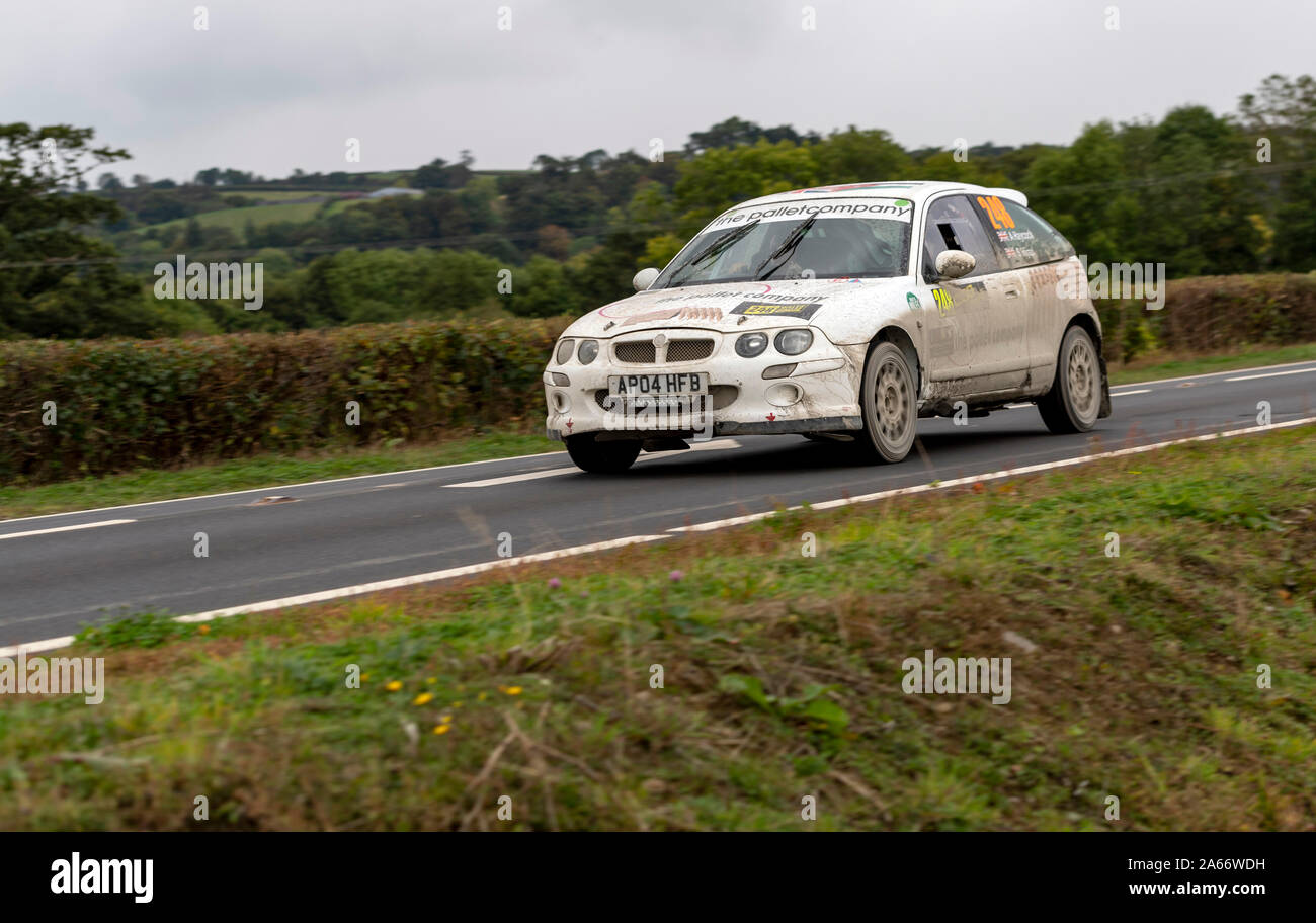 Auto 248, Treiber Saleh Hijazi, Co-Driver Abi Haycock, Wales Rally GB Nationale, in-zwischen den Stufen in Newtown, Powys, Wales, Großbritannien Stockfoto