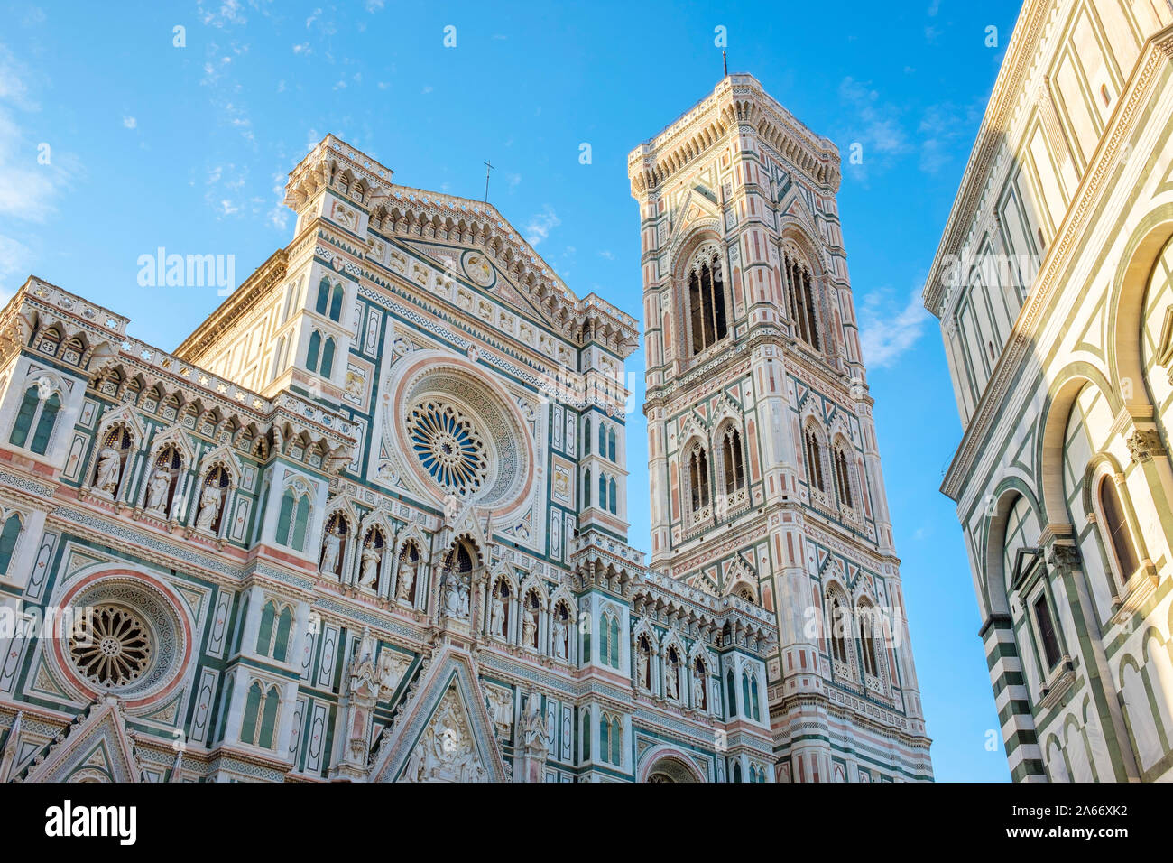 Neugotischen Fassade der Kathedrale von Florenz (Duomo di Firenze). UNESCO-Weltkulturerbe, Florenz (Firenze), Toskana, Italien, Europa. Stockfoto