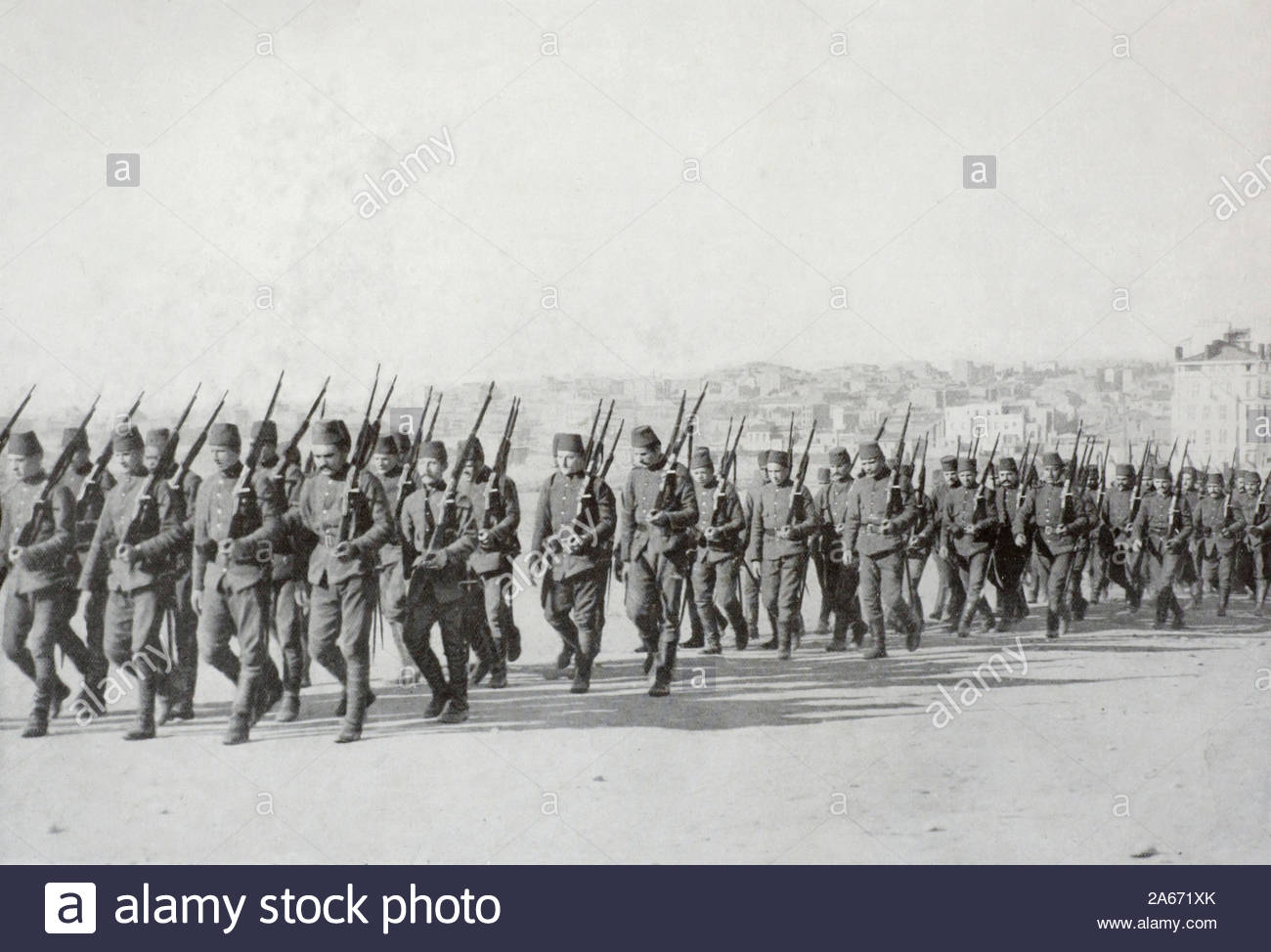 WW 1 Türkische Infanterie auf dem März, vintage Foto von 1914 Stockfoto