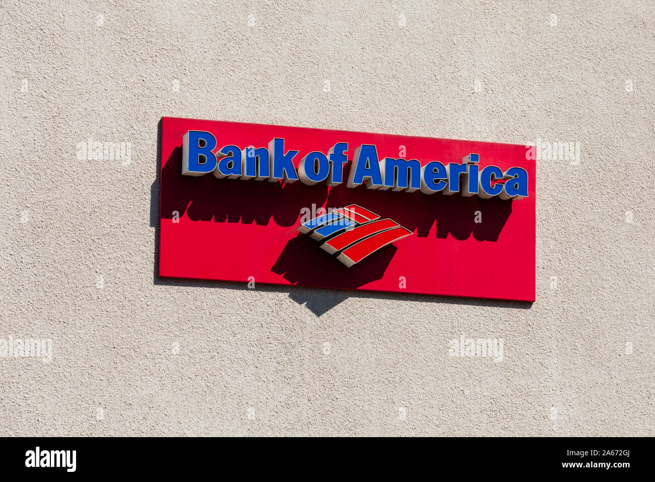 Bank von Amerika riesige Zeichen auf Gebäude, Hollywood, Los Angeles, Kalifornien, Vereinigte Staaten von Amerika. Oktober 2019 Stockfoto
