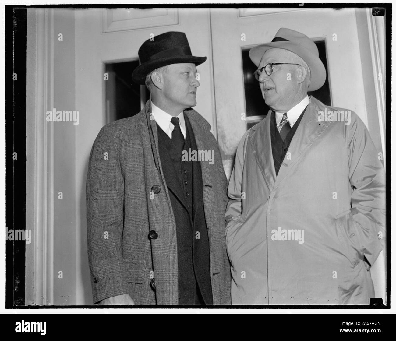 Weiße Haus Anrufer. Washington, D.C., 31. Unter dem Weißen Haus Besucher heute waren, Links, Senator Josh Lee, Oklahoma, und rechts, M.E. Trapp, ehemaliger Gouverneur von Oklahoma Stockfoto