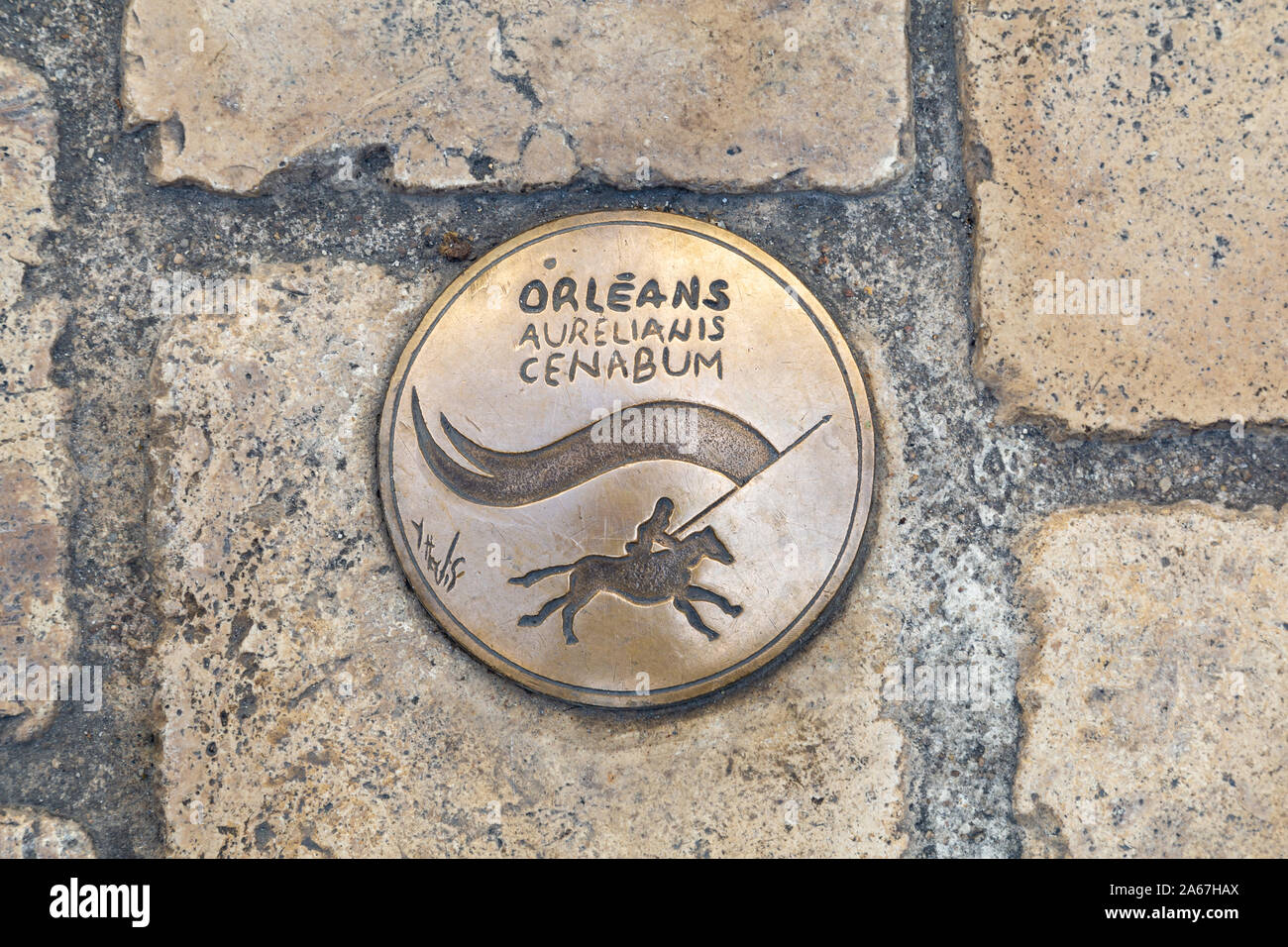 Orleans, Frankreich, 11. Oktober 2019: Orleans waymarkers entlang der Straßen im Zentrum von Orleans. Stockfoto