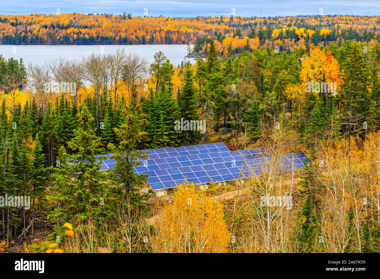Solarzellen in den Whiteshell Provincial Park, Manitoba, Kanada. Stockfoto