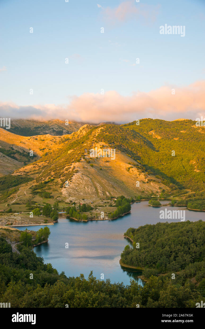 Liendo Behälter. Cervera de Pisuerga, Palencia Provinz Castilla Leon, Spanien. Stockfoto