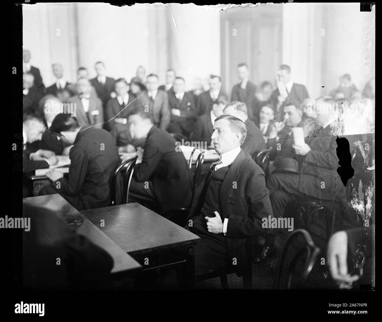 Wird H. Hays, ehemaliger Vorsitzender des republikanischen Nat'l Comm. und Postmaster General, unter Pres Harding bezeugte vor dem Senat Comm. Untersucht die Teekanne dome Ölmieten. Hays nachdrücklich entwickelt, dass Harry Sinclair 75.000 Aktien von Öl bestand gespendet die G.O.P. aber zugelassen, dass die repub. Nat'l Comm. Akzeptiert etwa $ 75,00 von Sinclair dabei zu helfen, die $ 1.600.000 Defizit, die während der letzten Kampagne aufgetreten Wischen Stockfoto