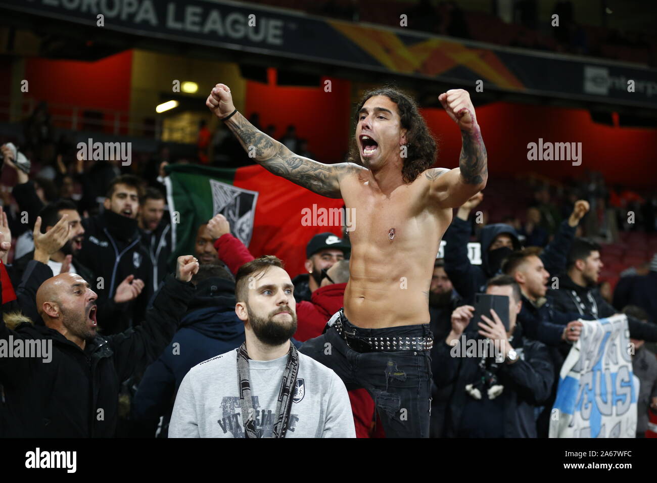 London, Großbritannien. 24 Okt, 2019. LONDON, GROSSBRITANNIEN, 24. Oktober Vitoria Fans während Europa League Gruppe F zwischen Arsenal und Vitoria im Emirates Stadium, London, England am 24. Oktober 2019. Credit: Aktion Foto Sport/Alamy leben Nachrichten Stockfoto