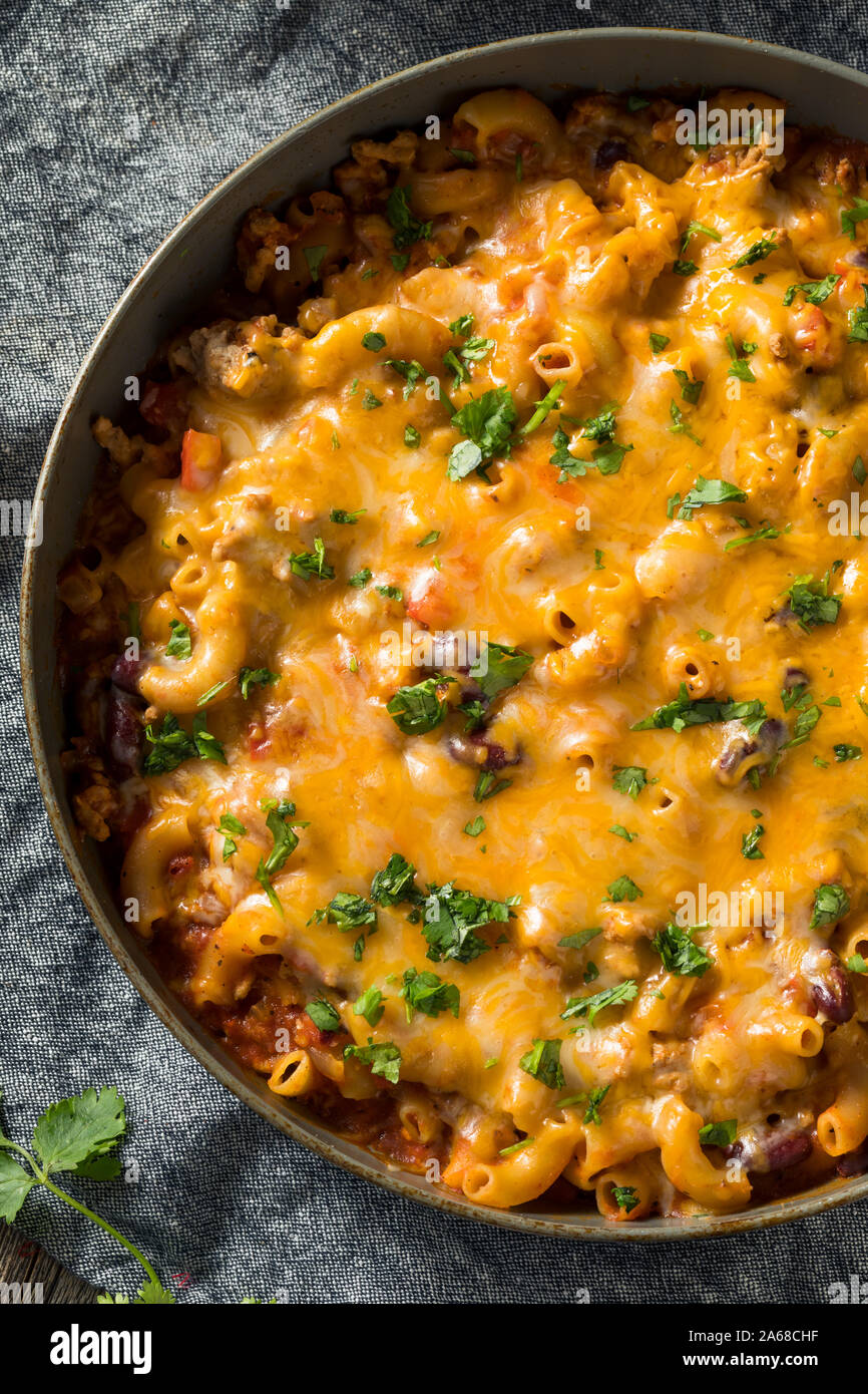 Hausgemachte Chili und Käse mit Koriander Stockfoto