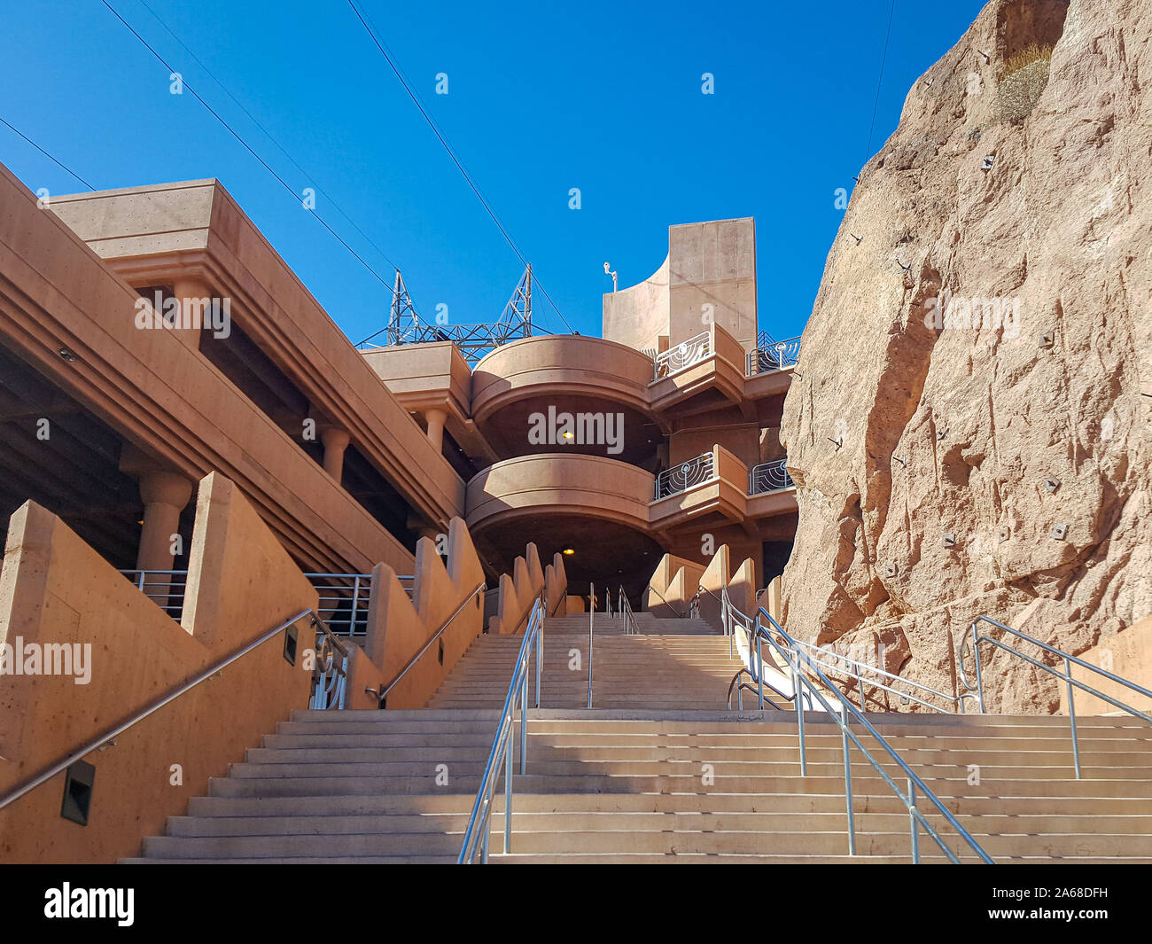 Bau des Hoover Dam Reservoir in den Vereinigten Staaten. Wasserkraftwerk an der Grenze von Arizona und Nevada. Stockfoto