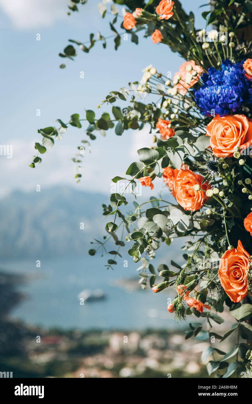 Nahaufnahmen von Blumen wie Rosen, wie Dekorationen. Stockfoto