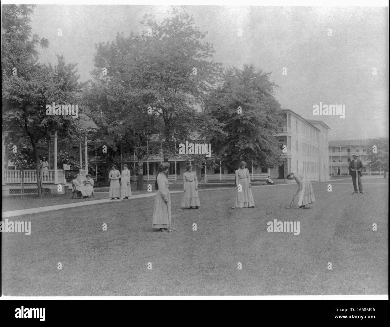Frauen studentische Aktivitäten - Krocket spielen, Carlisle Indian School, Carlisle, Pennsylvania Stockfoto