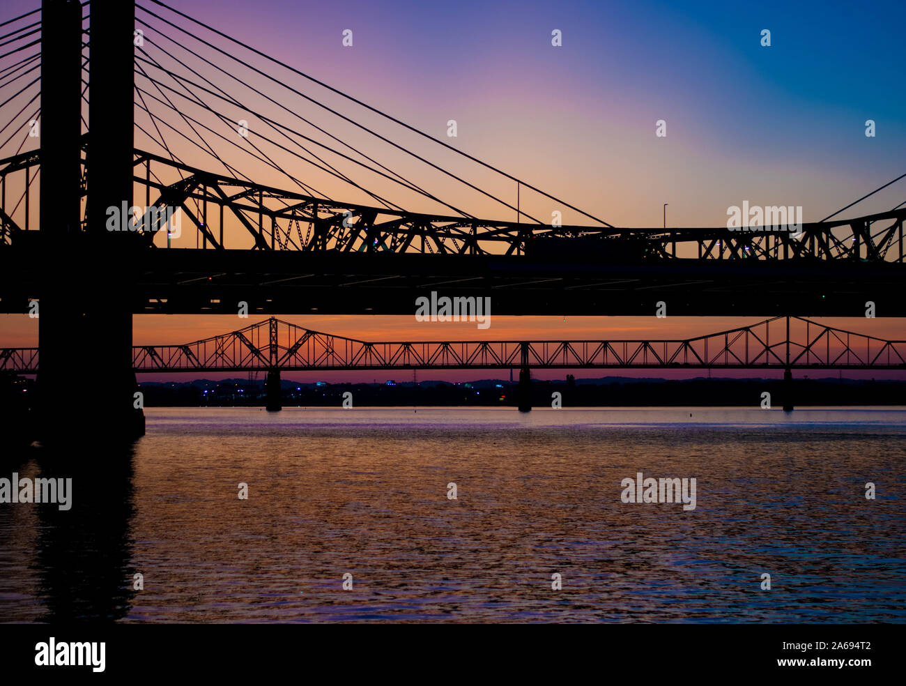Louisville, Ky und San Diego nachts. Stockfoto