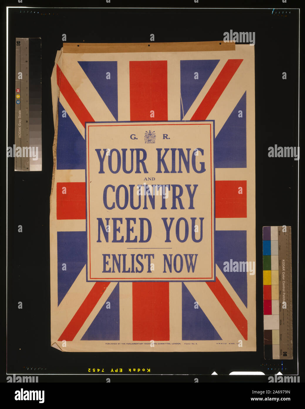 Ihr König und Land brauchen Sie. Gewinnen jetzt Abstract: Poster, Text mit kleinen armorial Gerät von König George V, vor dem Hintergrund der britischen Flagge. Stockfoto