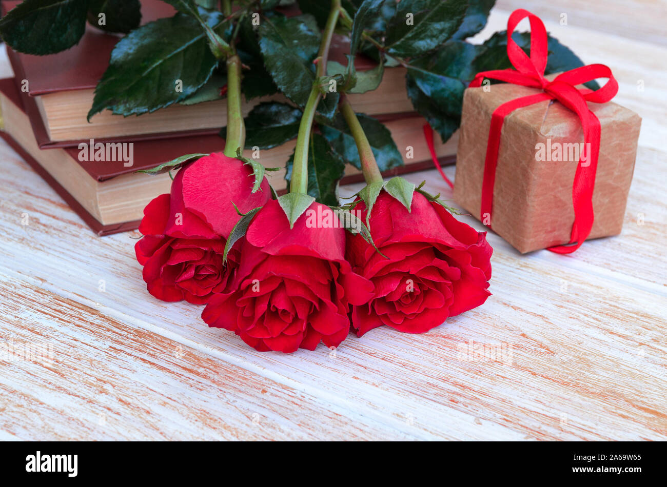 Traditionellen Geschenk für Sant Jordi, das Saint Georges Tag. Es ist catalunya's Version von Valentinstag, am 23. April gefeiert. Stockfoto