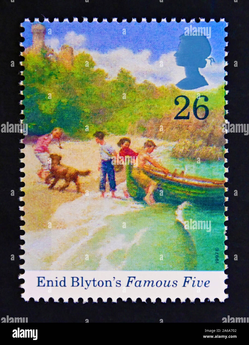 Briefmarke. Großbritannien. Königin Elizabeth II. 100. Jahrestag der Geburt von Enid Blyton (Autor). Berühmte 5. 26 s. Stockfoto